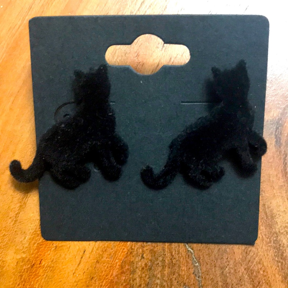 BLACK VELVET *NEW*CAT POST EARRINGS